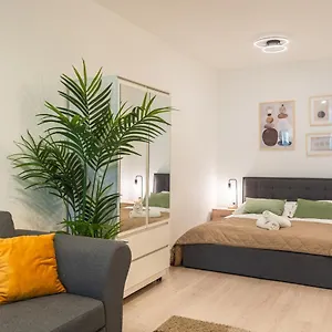  Apartament Modern Newly-built By The New York Cafe